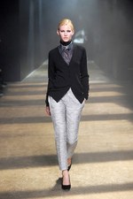 3.1 フィリップ リム 2012-13年秋冬ウィメンズコレクション - 浮かび上がる魅惑的な光と影｜写真18