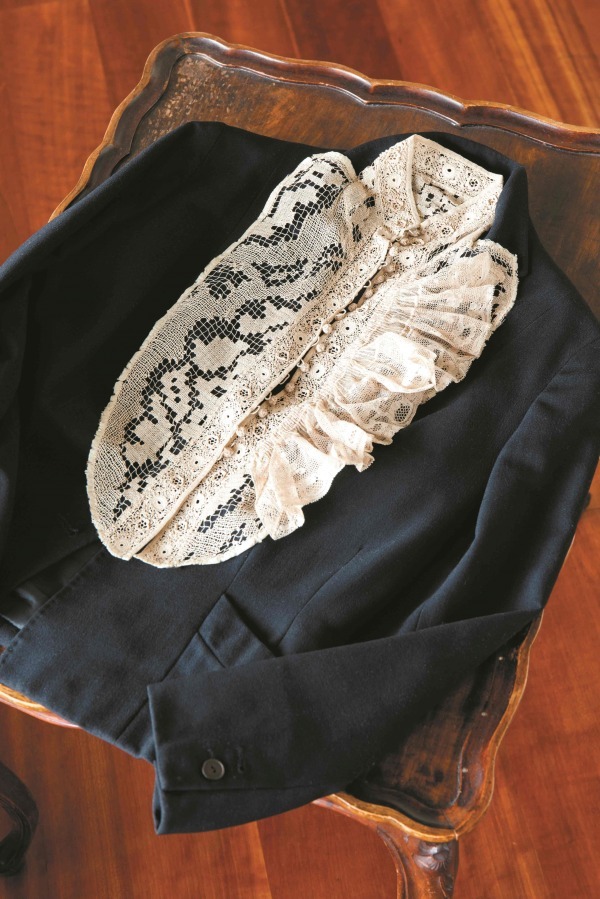 「ユキ・パリス コレクション展」松屋銀座で、ナポレオン時代の洗礼服＆レースの衿など欧州で集めた手仕事 | 写真