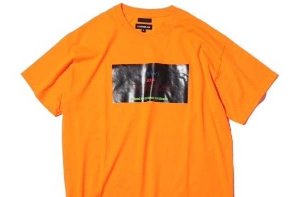 アトモス ラボ×ジョンズ バイ ジョニー、ミステリアスなデザインのＴシャツ＆ショルダーバッグ