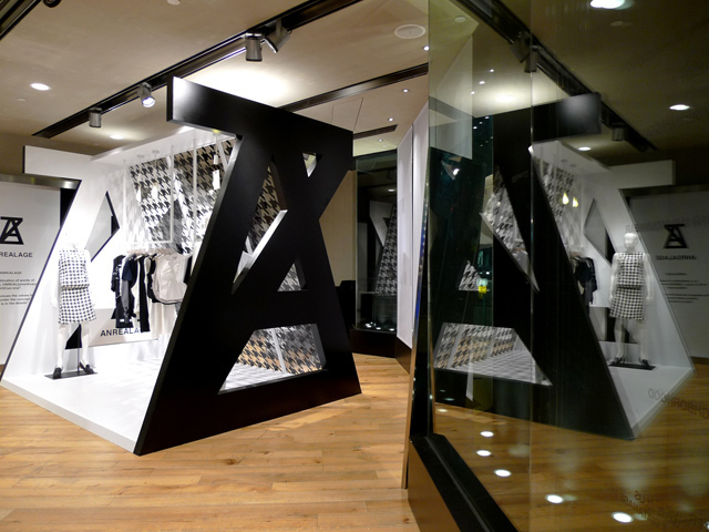 アンリアレイジ(ANREALAGE) I.T Beijing Market｜写真10