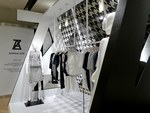 アンリアレイジ(ANREALAGE) I.T Beijing Market｜写真11
