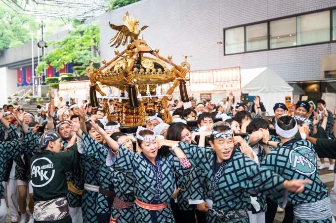 「アークヒルズ秋祭り 2018」赤坂アーク・カラヤン広場で - 巨大神輿＆盆踊り、屋台グルメも｜写真2