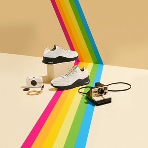 プーマ×ポラロイド、写真の歴史を変えた“インスタントカメラ”が着想の新作スニーカー2型｜写真11