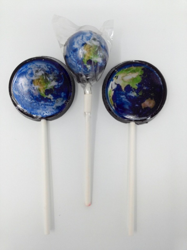 惑星キャンディ がブランドリニューアルで再上陸 大きな地球ロリポップ など展開 ファッションプレス 惑星キャンディ がブランドリニューアルで再上陸 大きな地球ロリポップ など展開 ファッションプレス