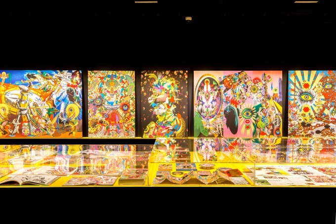 田名網敬一の個展が京都dddギャラリーで、新作プリント作品やコラボアイテムなど約20点が集結｜写真5
