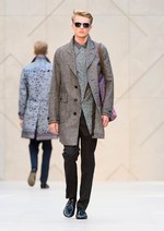 バーバリー プローサム 2013年春夏メンズコレクション - 華やかカラーでハッピーな日々を｜写真20