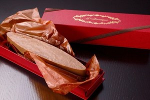 大阪マリオット都ホテル、マロンクリームをその場で絞るモンブランが登場｜写真5