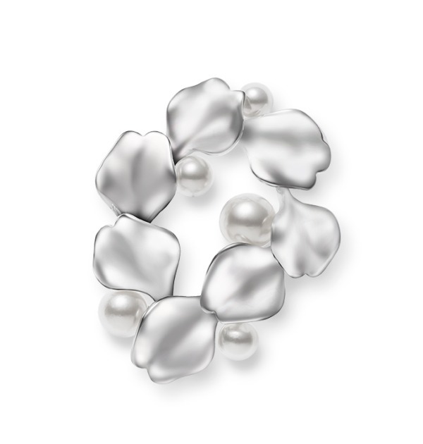 ミキモト“バラの花びら”に着想した、ジュエリーコレクション「レ ミキモト“バラの花びら”に着想した、ジュエリーコレクション「レ