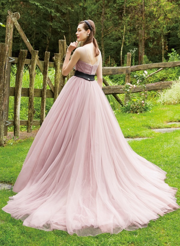 ディズニープリンセスの新作ウエディングドレス、"ティンカー・ベル"が着想のフェアリーなデザイン｜写真58