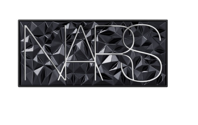 NARSクリスマス限定コスメ、パンクから着想のメタリックなリップ＆スモーキーなシャドーなど｜写真11