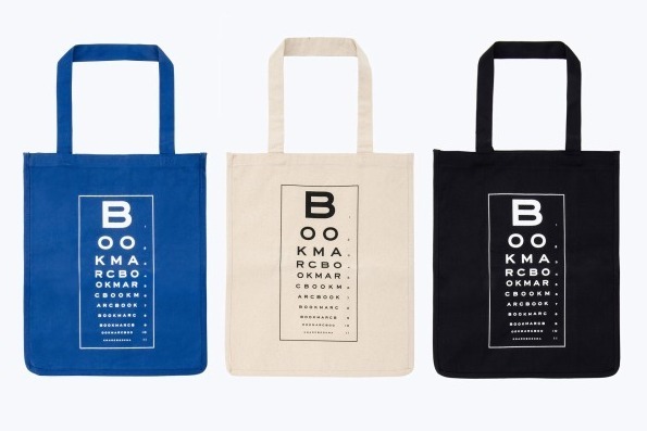 マーク ジェイコブスのブックマーク限定ストアが大阪・阪急うめだ本店に、限定色トートバッグなど