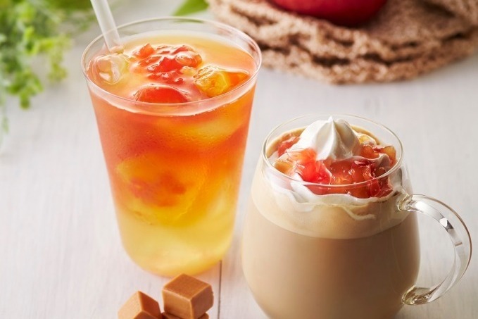 タリーズコーヒー限定ドリンク「ナッティーキャラメルアップルラテ」米ハロウィン菓子をイメージ