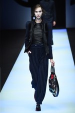 2018年冬の細見え"ストライプパンツ"活用コーデ - 着膨れを恐れずに重ね着楽しむ｜写真2