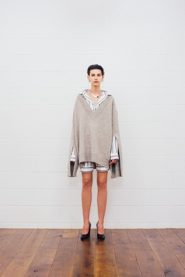 写真9 13 秋冬セーターのレディースコーデ ざっくりニット ゆるニットの着こなしを人気ブランドから紹介 ファッションプレス