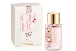 キャロライナ ヘレラから咲き乱れる花々を連想させる新フレグランス発売