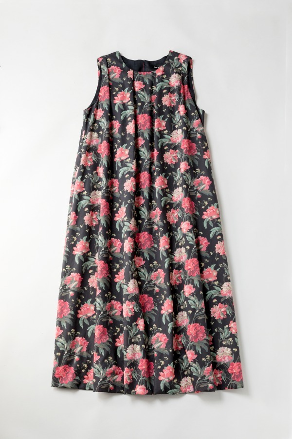 ジェーンマープルドンルサロンより秋の新作、東欧フォークロアのパッチワークスカートや花柄ドレス｜写真25