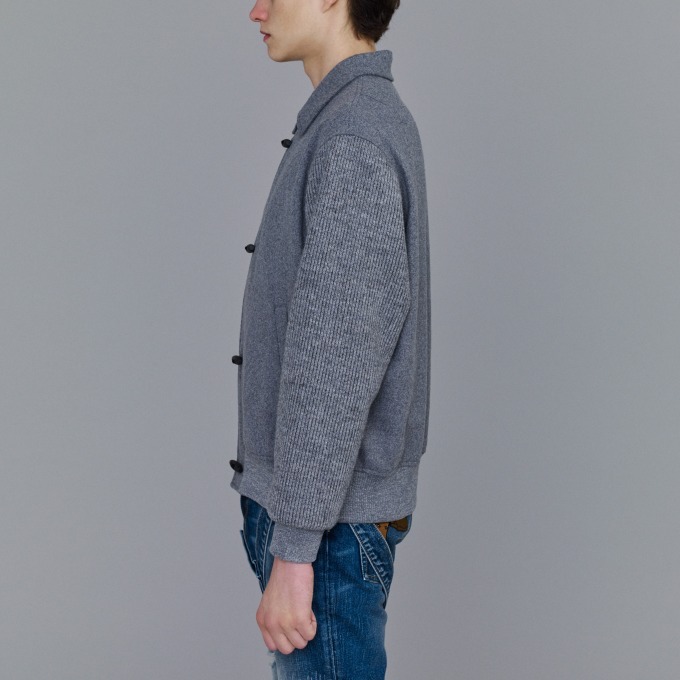 GU×キム・ジョーンズのコラボコレクション第3弾が発売、民族調Tシャツやジャケットなど＜メンズ編＞｜写真3