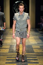 ヴェルサーチ 2013年春夏メンズコレクション - ボクサーがテーマの現代版グラディエータースタイル｜写真26