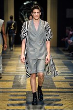 ヴェルサーチ 2013年春夏メンズコレクション - ボクサーがテーマの現代版グラディエータースタイル｜写真29