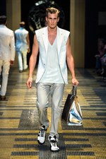 ヴェルサーチ 2013年春夏メンズコレクション - ボクサーがテーマの現代版グラディエータースタイル｜写真35