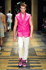 ヴェルサーチ 2013年春夏メンズコレクション - ボクサーがテーマの現代版グラディエータースタイル｜写真40