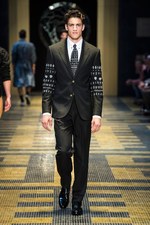 ヴェルサーチ 2013年春夏メンズコレクション - ボクサーがテーマの現代版グラディエータースタイル｜写真48