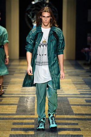 ヴェルサーチ 2013年春夏メンズコレクション - ボクサーがテーマの現代版グラディエータースタイル｜写真16