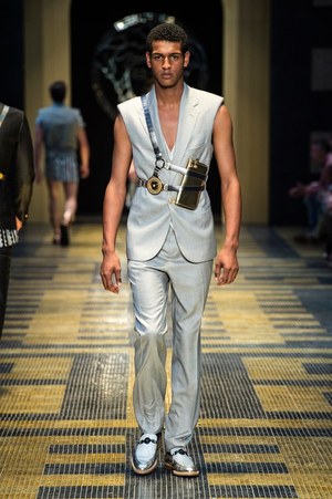 ヴェルサーチ 2013年春夏メンズコレクション - ボクサーがテーマの現代版グラディエータースタイル｜写真28