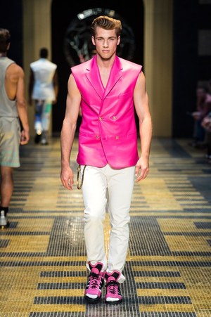 ヴェルサーチ 2013年春夏メンズコレクション - ボクサーがテーマの現代版グラディエータースタイル｜写真40