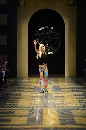 ヴェルサーチ 2013年春夏メンズコレクション - ボクサーがテーマの現代版グラディエータースタイル｜写真52