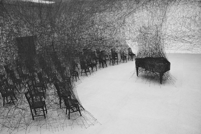 企画展「塩田千春展：魂がふるえる」を森美術館で - ”糸”のアーティストの過去最大規模の個展｜写真2