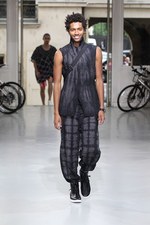 イッセイ ミヤケ メン2013年春夏コレクション - 和紙から生まれた、風を纏うサイクルウェア｜写真19