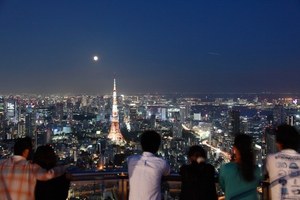 六本木ヒルズのお月見イベント「中秋の名月 観月会」月の写真撮影会やお月見カクテルなど|写真1