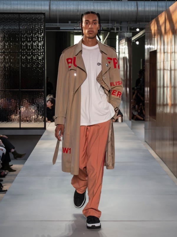 バーバリー(BURBERRY) 2019年春夏メンズコレクション  - 写真2