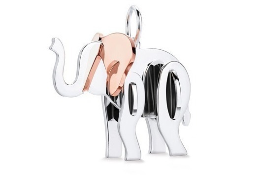 ティファニー“ゾウ・サイ・ライオン”をモチーフにした新チャーム、ローズゴールド輝く立体的な仕上がり
