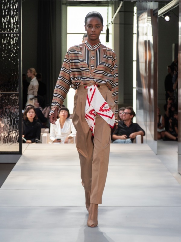 バーバリー 2019年春夏<span>コレクション</span> - 写真29