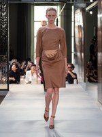 バーバリー 19春夏ウィメンズコレクション - 英国の折衷主義を讃えて、リカルド・ティッシ初シーズン｜写真8