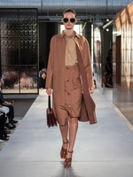 バーバリー 19春夏ウィメンズコレクション - 英国の折衷主義を讃えて、リカルド・ティッシ初シーズン｜写真10