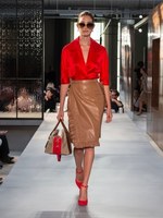 バーバリー 19春夏ウィメンズコレクション - 英国の折衷主義を讃えて、リカルド・ティッシ初シーズン｜写真37