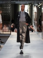 バーバリー 19春夏ウィメンズコレクション - 英国の折衷主義を讃えて、リカルド・ティッシ初シーズン｜写真55