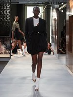 バーバリー 19春夏ウィメンズコレクション - 英国の折衷主義を讃えて、リカルド・ティッシ初シーズン｜写真59