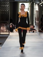 バーバリー 19春夏ウィメンズコレクション - 英国の折衷主義を讃えて、リカルド・ティッシ初シーズン｜写真75