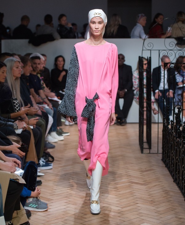 ジェイ ダブリュー アンダーソン(JW Anderson) 2019年春夏ウィメンズコレクション  - 写真22