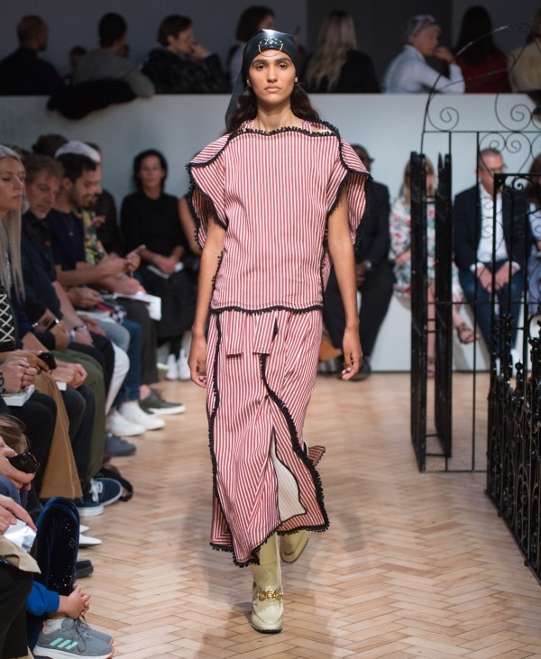 ジェイ ダブリュー アンダーソン(JW Anderson) 2019年春夏ウィメンズコレクション  - 写真30