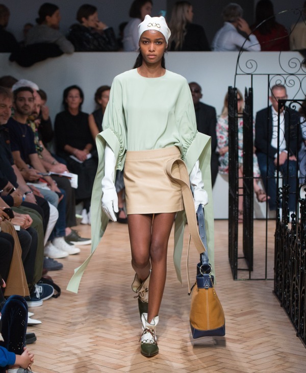 ジェイ ダブリュー アンダーソン(JW Anderson) 2019年春夏ウィメンズコレクション  - 写真31