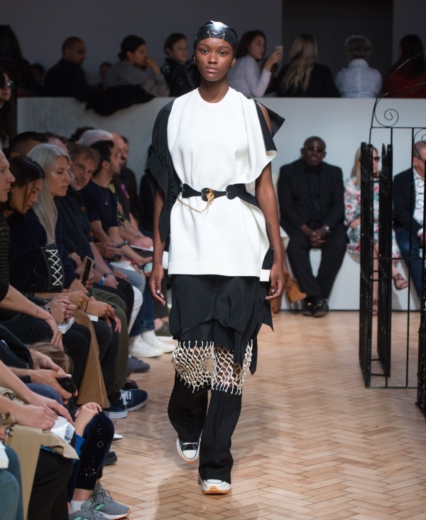 ジェイ ダブリュー アンダーソン(JW Anderson) 2019年春夏ウィメンズコレクション  - 写真40