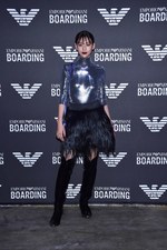 エンポリオ アルマーニ史上初メンズ＆ウィメンズ合同ショー、“空の玄関口”空港で開催、ベッキーがミラノ初参戦｜写真14