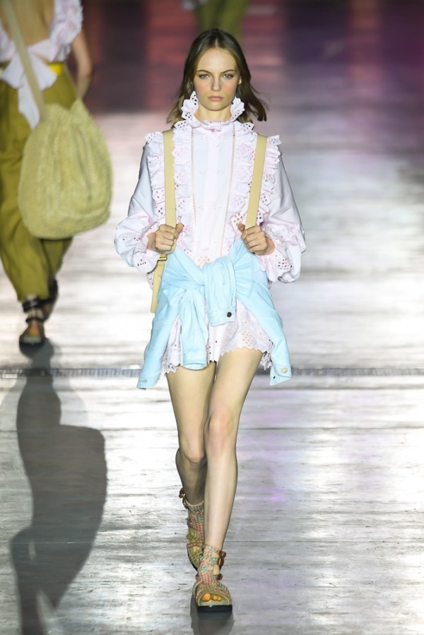 アルベルタ フェレッティ(ALBERTA FERRETTI) 2019年春夏ウィメンズコレクション  - 写真3