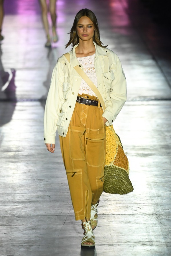 アルベルタ フェレッティ(ALBERTA FERRETTI) 2019年春夏ウィメンズコレクション  - 写真9