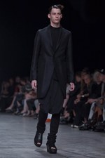 リック・オウエンス 2013年春夏コレクション - 男性の持つ、信念と芯の強さをデザインに｜写真2